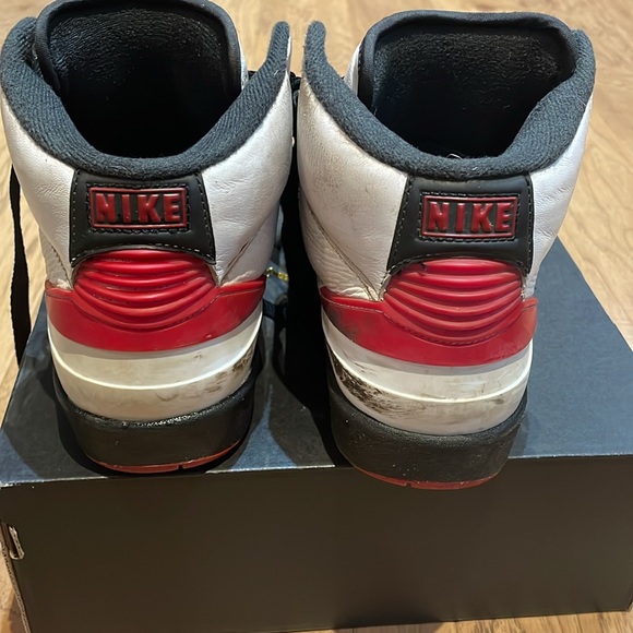 Jordan 2 Chicago Retro size 6Y. - Picture 2 of 6